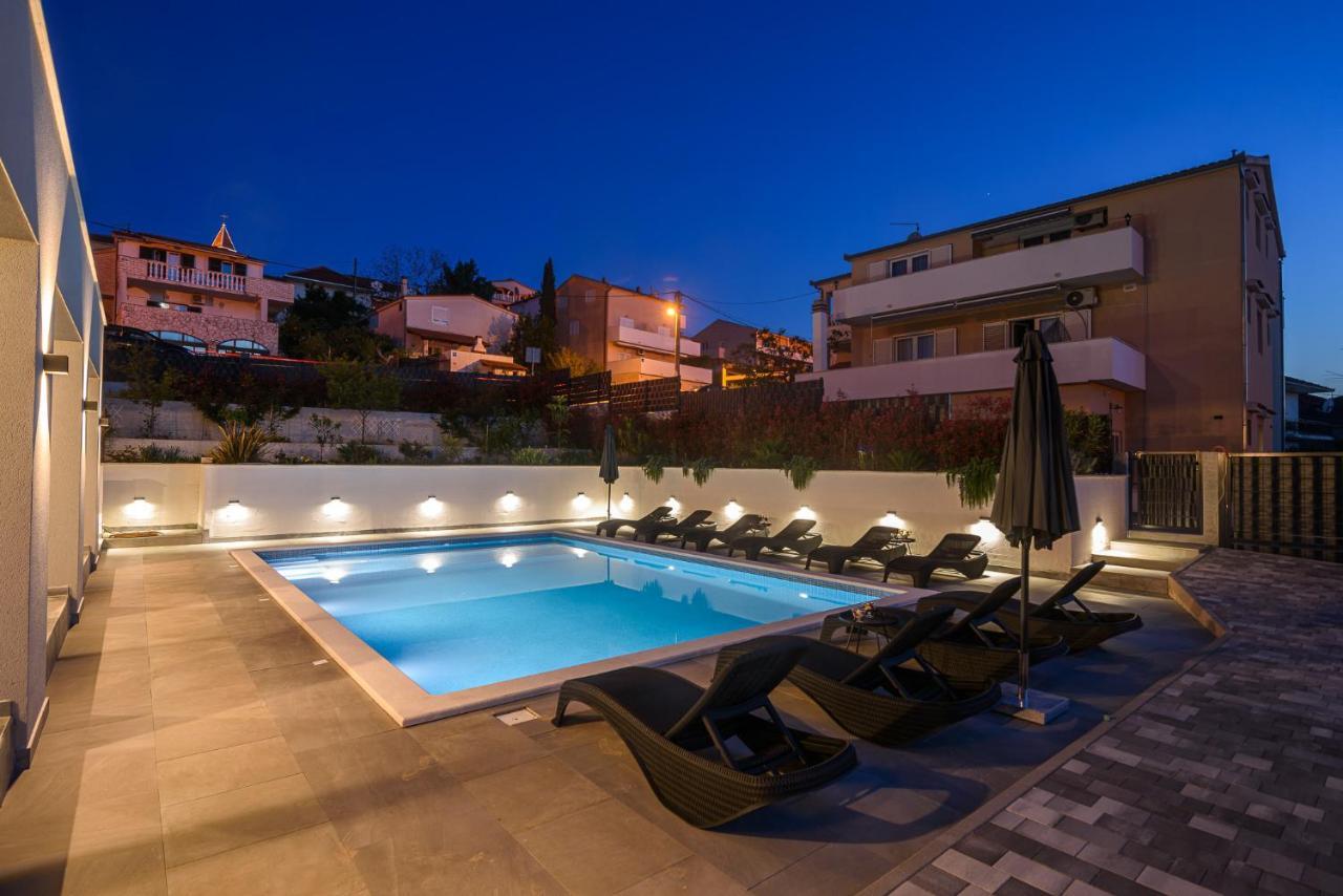 Villa Barbara & Zoran With Heated Swimming Pool Seget Vranjica Exterior foto