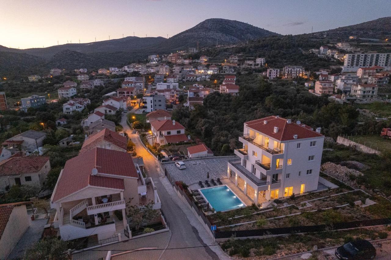 Villa Barbara & Zoran With Heated Swimming Pool Seget Vranjica Exterior foto