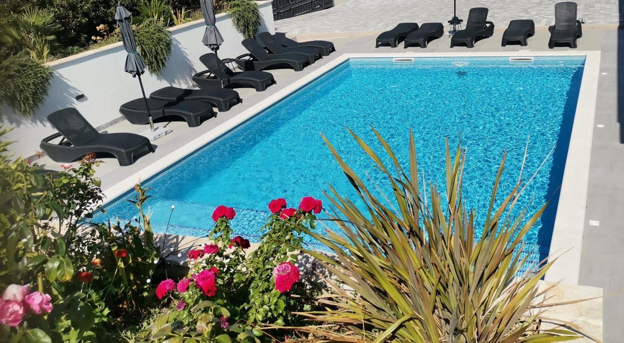 Villa Barbara & Zoran With Heated Swimming Pool Seget Vranjica Exterior foto